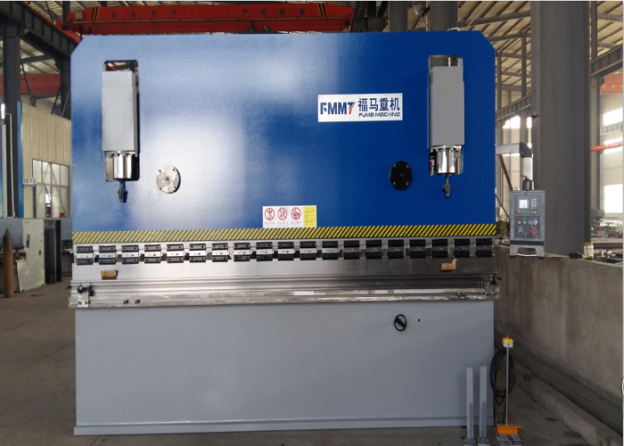 液壓闆料折(she)彎機160T4000