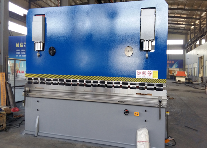 液壓闆料折(she)彎機200T4000