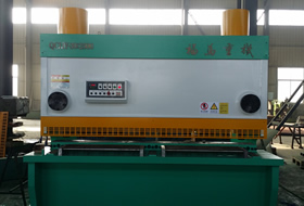 QC11Y-30×2500液壓(ya)閘式剪(jiǎn)闆機