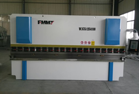 WC67K-125T4000扭軸(zhóu)同步數控折彎機(jī)