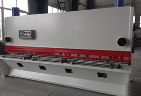 QC11Y-16×4000液壓(ya)閘式剪(jian)闆機