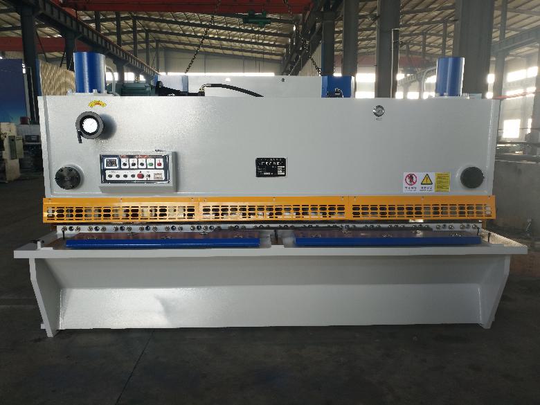 QC11Y-8X3200閘(zhá)式剪闆(pǎn)機