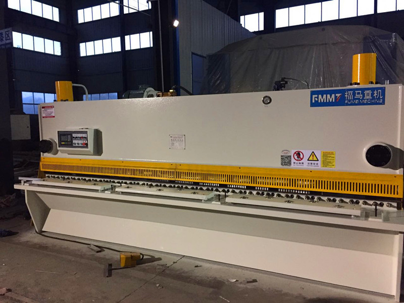 液壓閘式剪(jian)闆機QC11Y-6X40000