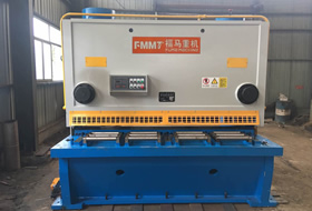閘式剪闆(pǎn)機40×2500 配伺服主電(diàn)機