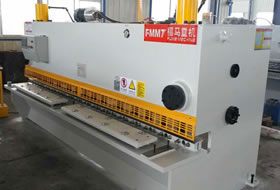 QC11K-4x3200數控(kòng)閘式剪闆機