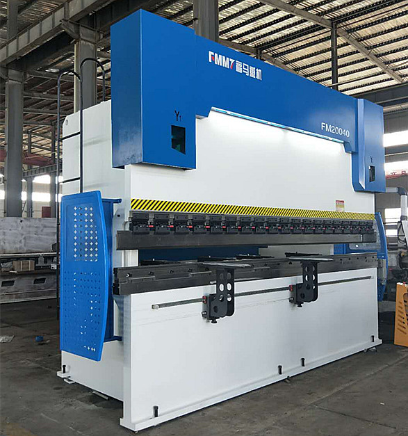 EAS630  4+1雙泵(beng)數控200T4000