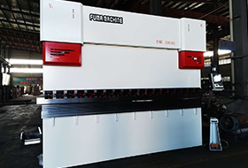 WE67K-300T 4000主伺服數(shu)控折彎機